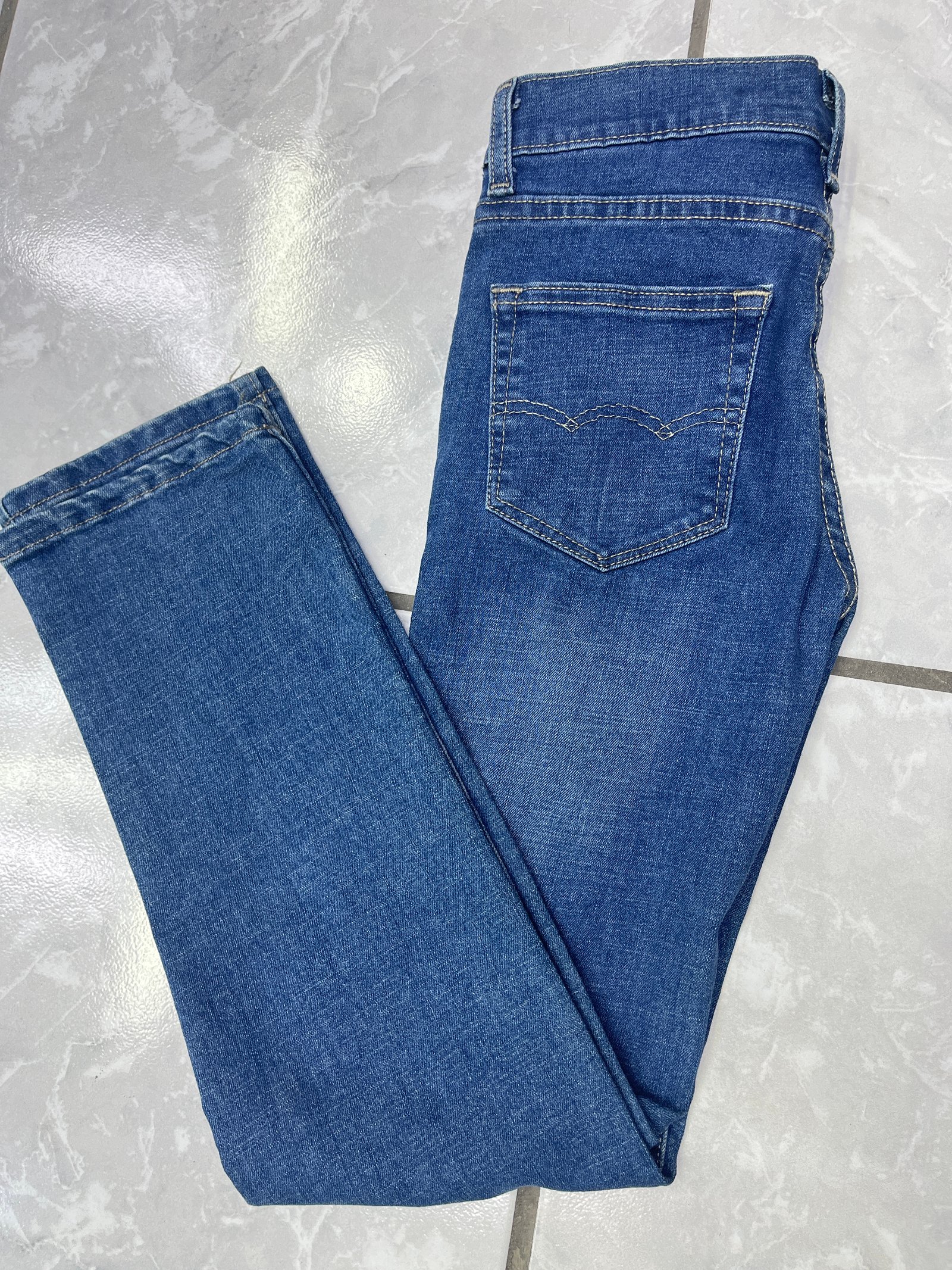 Pantalón Rasgado